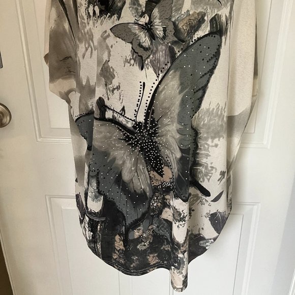 Beautiful Model France Cap Sleeve Blouse With Bling & Butterflies (T100 - Picture 2 of 4